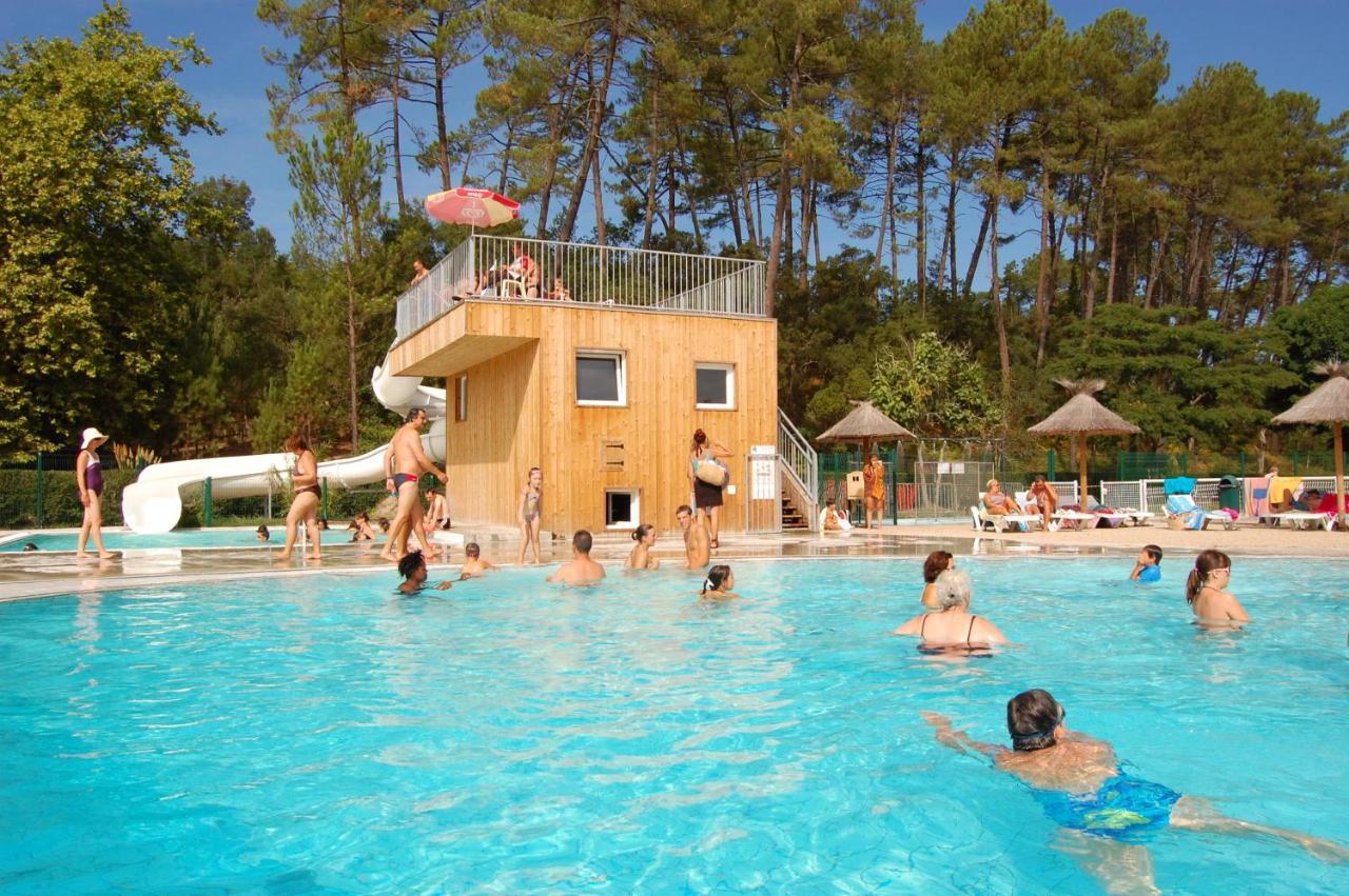 Village Vacances Les Chenes De Leon Exterior photo