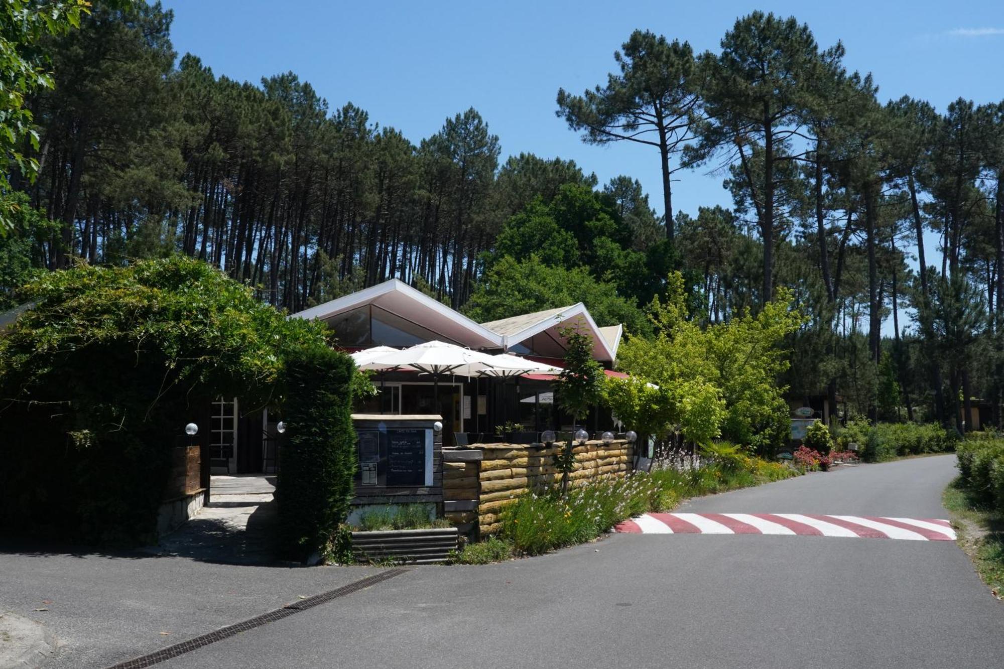 Village Vacances Les Chenes De Leon Exterior photo